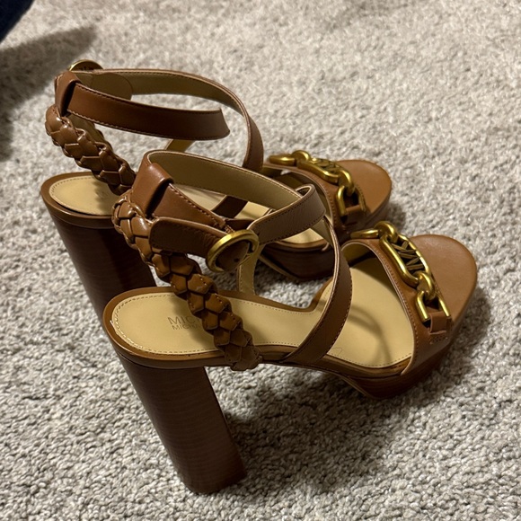 Michael Kors Tan Heeled Sandals with Gold Accent - Picture 5 of 7